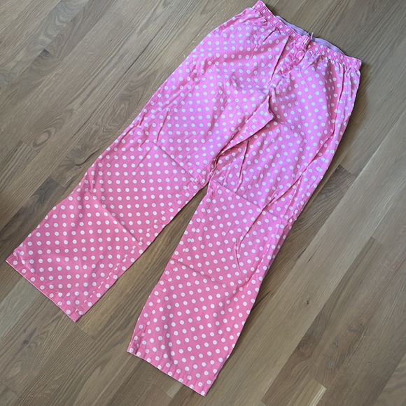 Victoria’s Secret pink pajama bottoms, size medium. Elastic waist, 100% cotton. - Picture 5 of 6